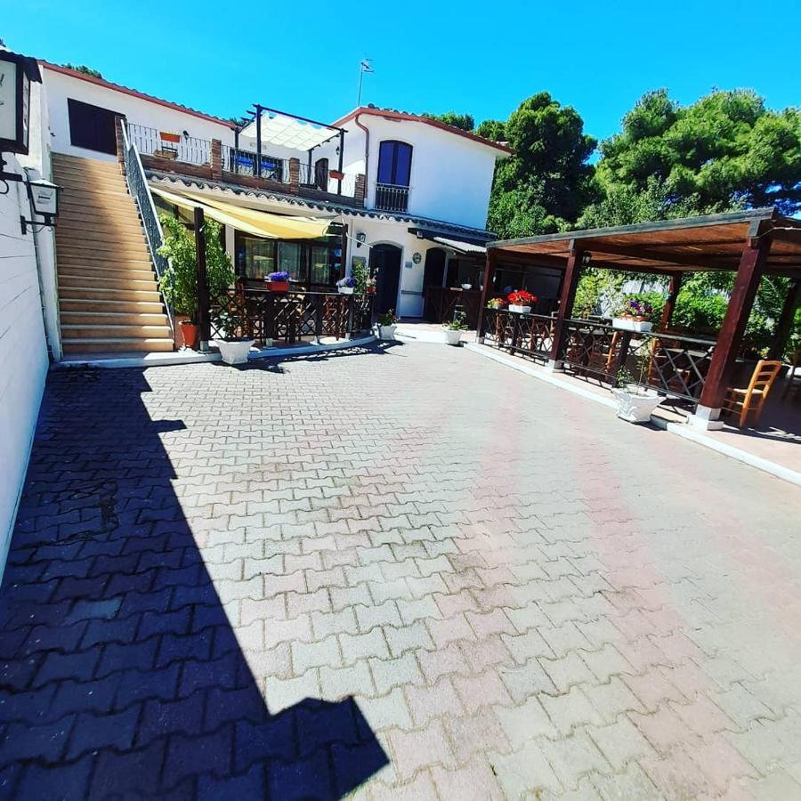 Affittacamere La Medusa Porto Pino Exterior photo