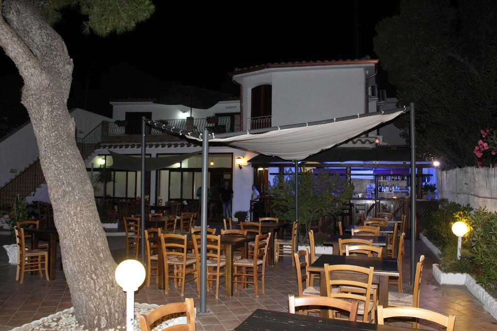 Affittacamere La Medusa Porto Pino Exterior photo