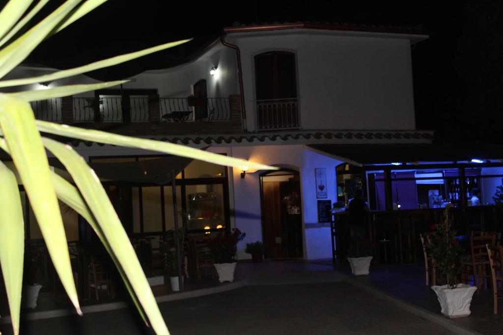 Affittacamere La Medusa Porto Pino Exterior photo