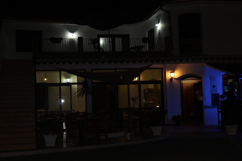 Affittacamere La Medusa Porto Pino Exterior photo