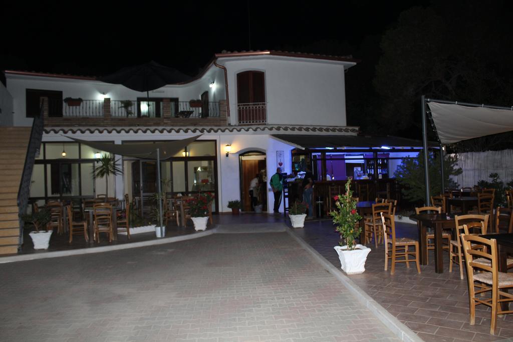 Affittacamere La Medusa Porto Pino Exterior photo