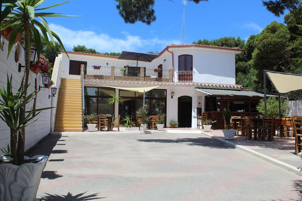 Affittacamere La Medusa Porto Pino Exterior photo