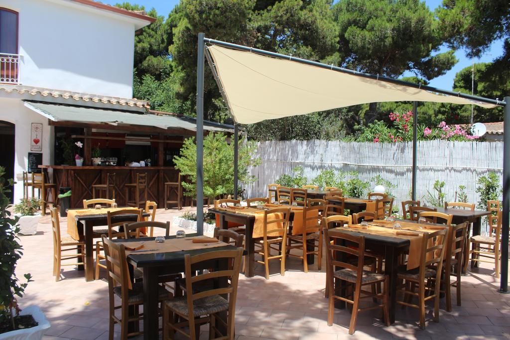 Affittacamere La Medusa Porto Pino Exterior photo