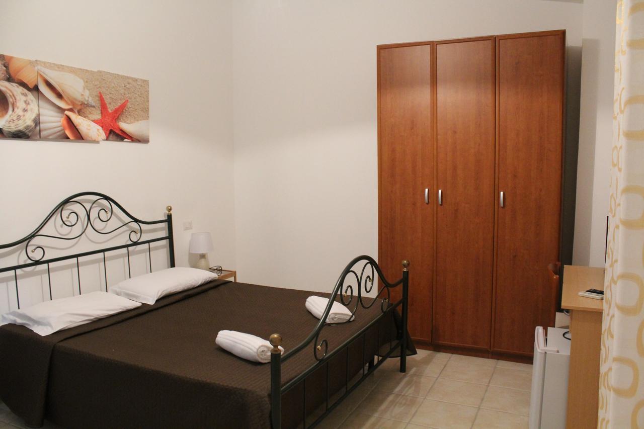 Affittacamere La Medusa Porto Pino Exterior photo