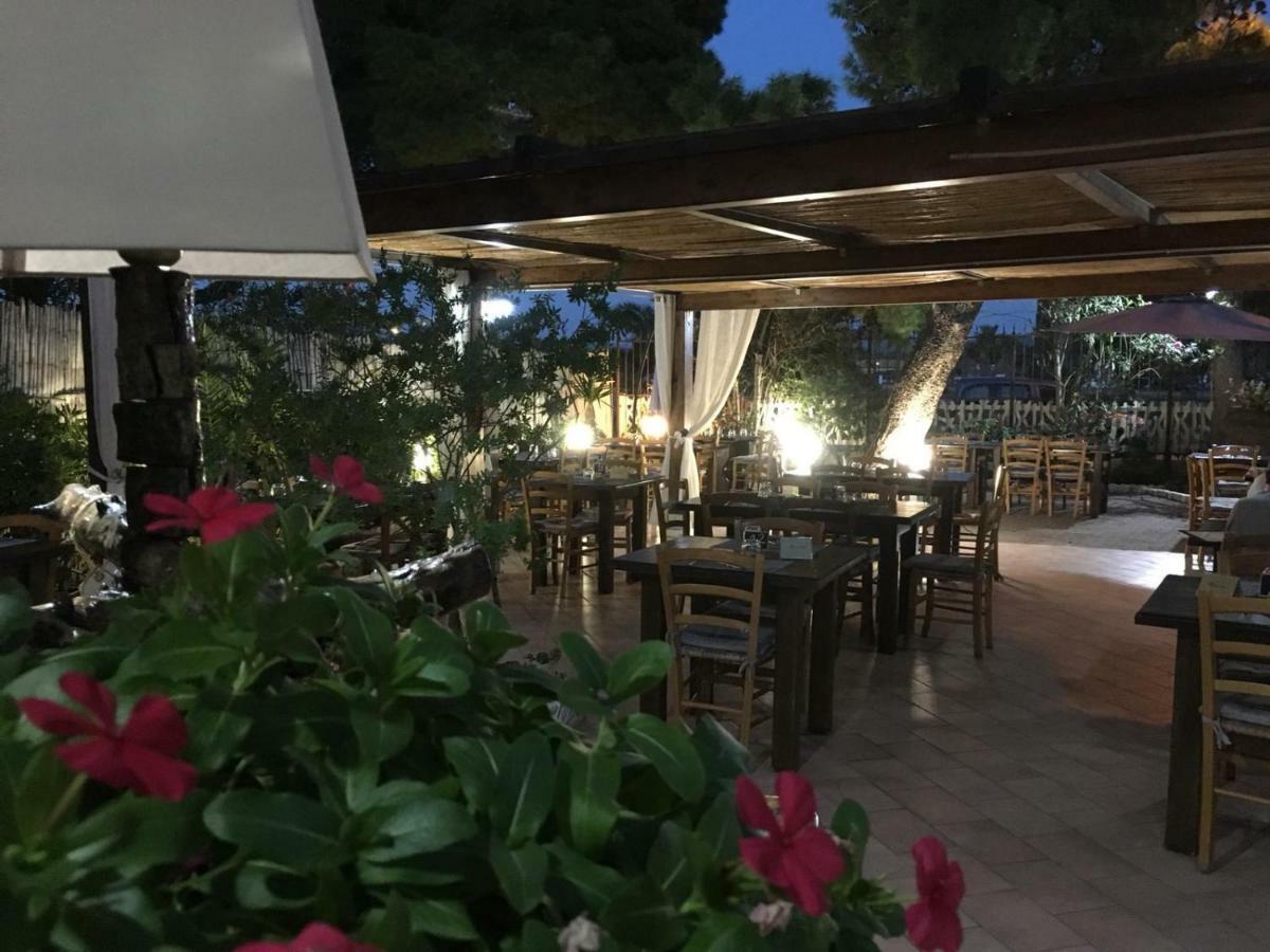 Affittacamere La Medusa Porto Pino Exterior photo