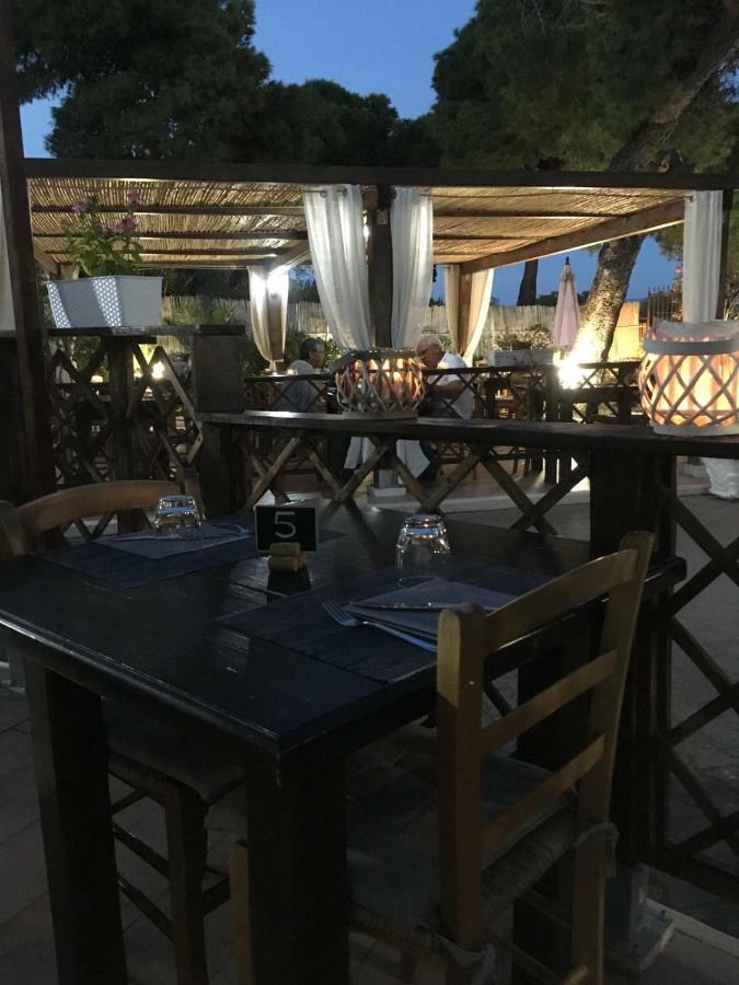 Affittacamere La Medusa Porto Pino Exterior photo